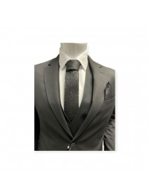 BLACK & WHITE  FLORAL TIE & POCKET SQUARE