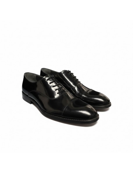 BLACK PATENT OXFORD TOE CAP