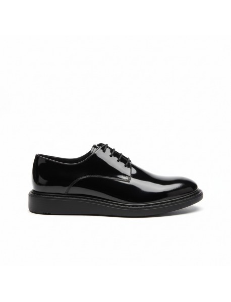 BLACK PATENT CASUAL SHOES