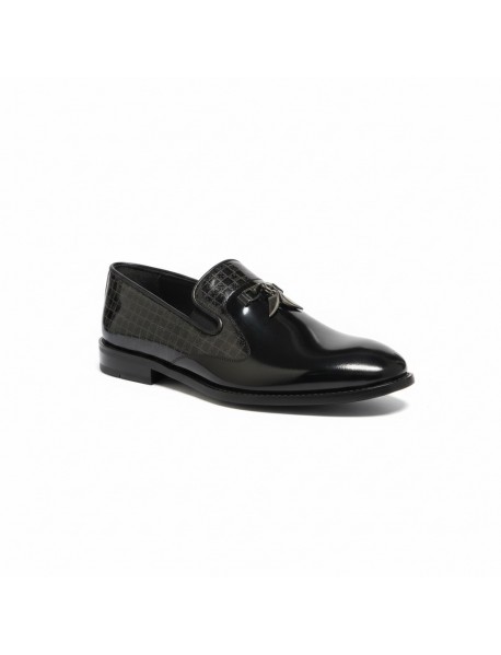 BLACK PATENT METAL-TASSEL SHOES BLACK PATENT METAL-TASSEL SHOES